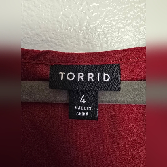 Torrid Scarlet Floral Blouse - Picture 2 of 8